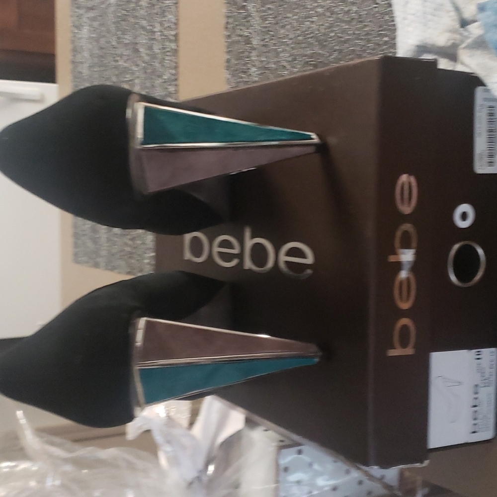 bebe - Picture 3 of 4